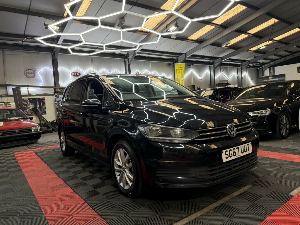 Volkswagen Touran 2.0 Tdi Se Family Black #3