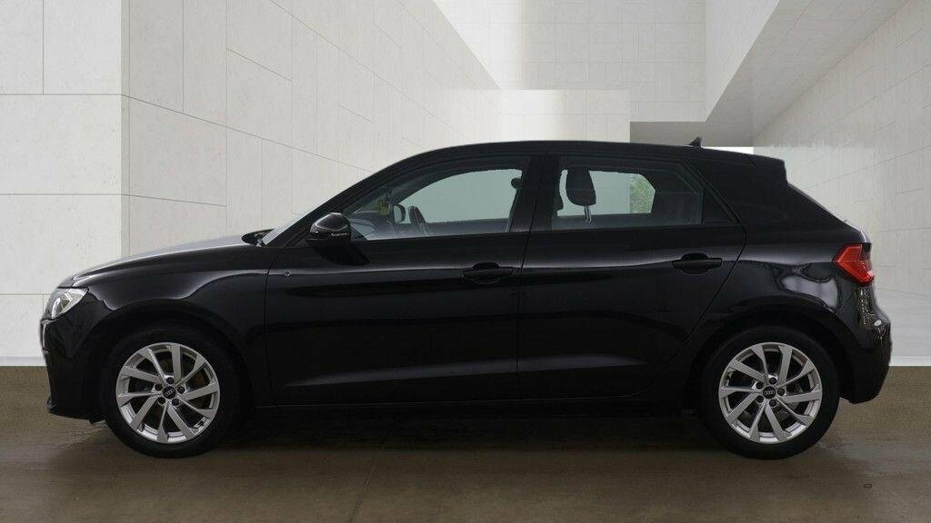 Audi A1 1L Sport YT21HHL Black #5