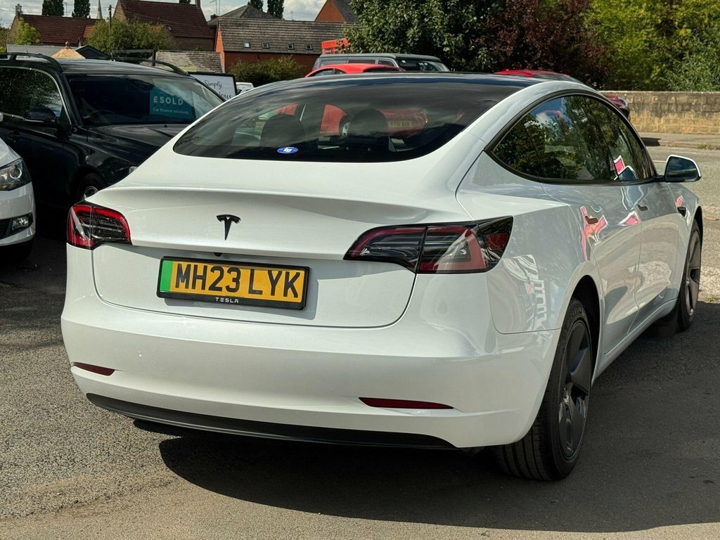Tesla Model 3 Saloon White #3