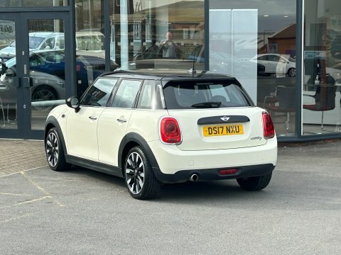 Mini Hatch Cooper D White #4