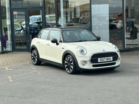 Mini Hatch Cooper D White