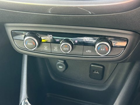 Vauxhall Crossland X Hatchback White #18