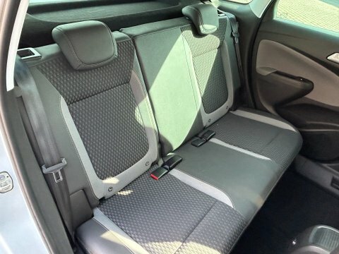 Vauxhall Crossland X Hatchback White #10