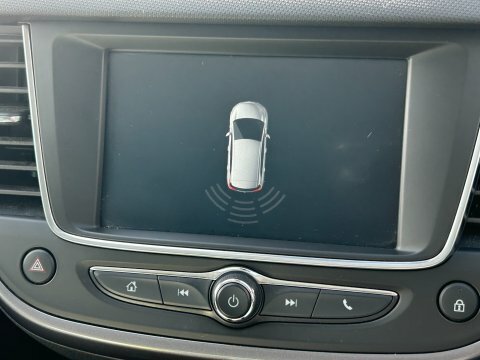 Vauxhall Crossland X Hatchback White #17