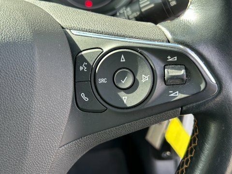 Vauxhall Crossland X Hatchback White #14