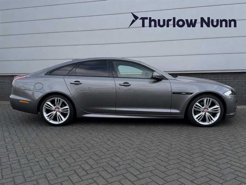 Jaguar XJR #9