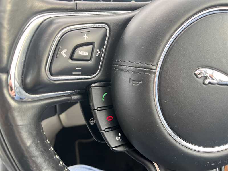 Jaguar XJR #19