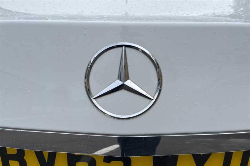 Mercedes-Benz E Class 2.1 E220 Bluetec Amg White #34