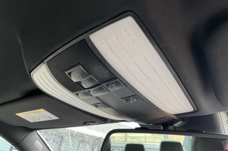 Mercedes-Benz E Class 2.1 E220 Bluetec Amg White #57