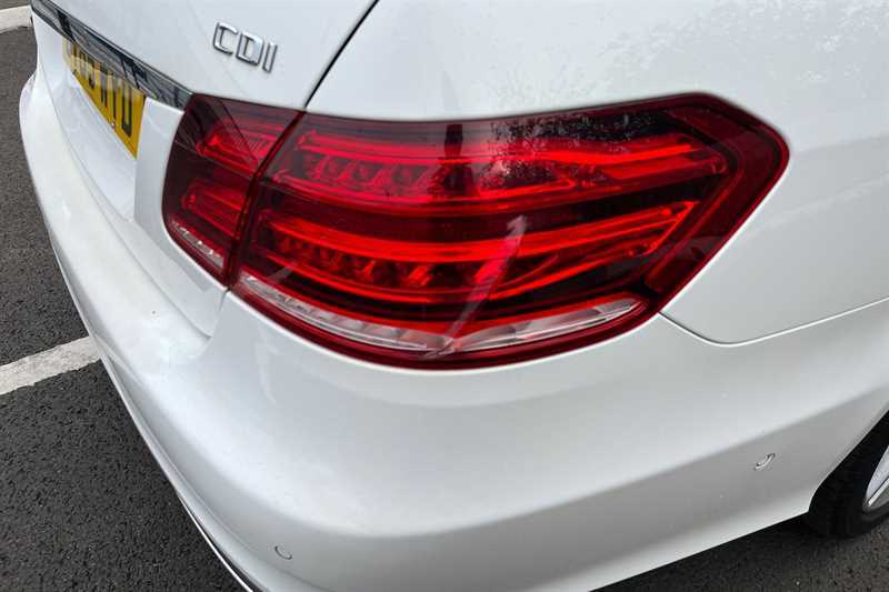 Mercedes-Benz E Class 2.1 E220 Bluetec Amg White #32