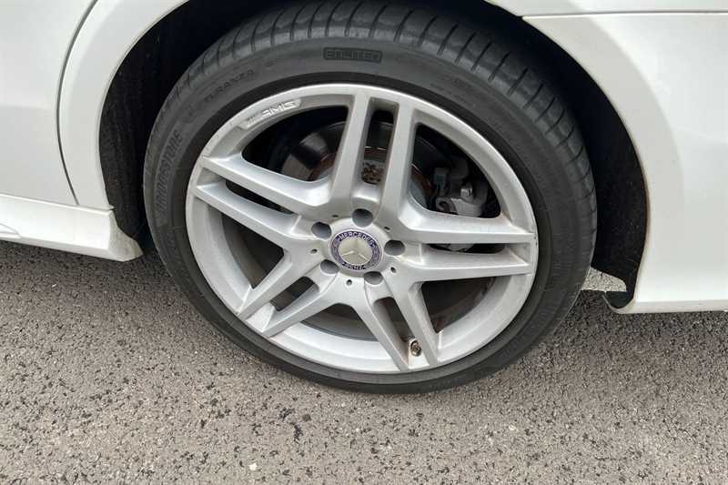 Mercedes-Benz E Class 2.1 E220 Bluetec Amg White #37