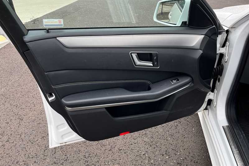 Mercedes-Benz E Class 2.1 E220 Bluetec Amg White #50