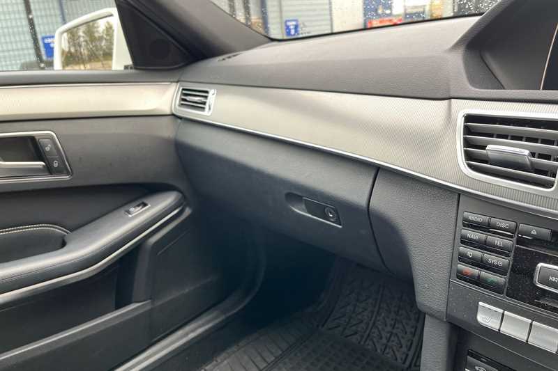 Mercedes-Benz E Class 2.1 E220 Bluetec Amg White #56