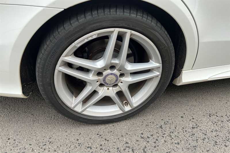 Mercedes-Benz E Class 2.1 E220 Bluetec Amg White #38