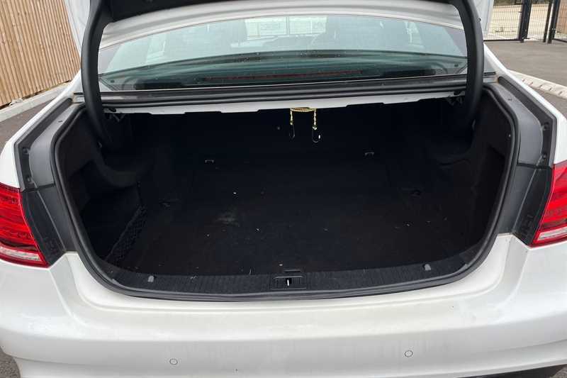 Mercedes-Benz E Class 2.1 E220 Bluetec Amg White #24