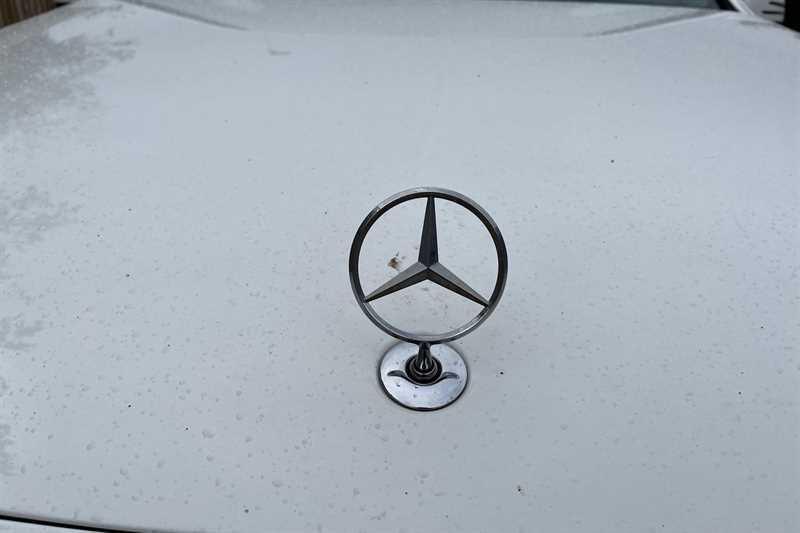 Mercedes-Benz E Class 2.1 E220 Bluetec Amg White #26