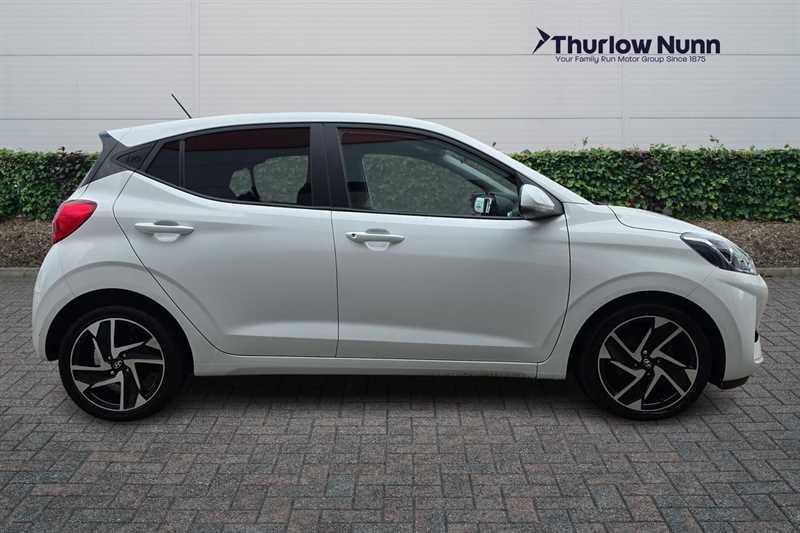 Hyundai I10 1.0 Premium Hatchback Euro 6 S White #2