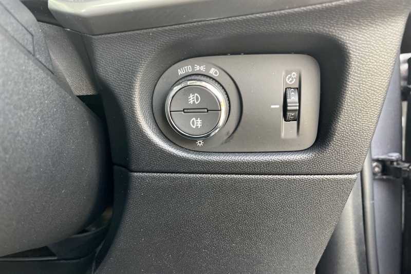 Vauxhall Mokka Hatchback Grey #30