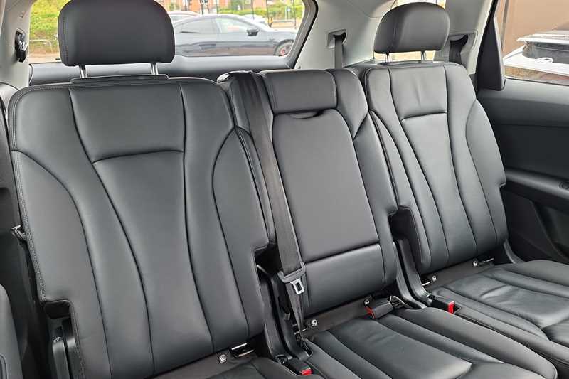 Audi Q7 2L S Line White #22