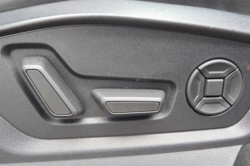 Audi Q7 2L S Line White #30