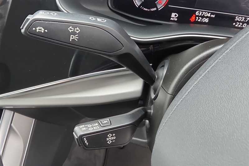 Audi Q7 2L S Line White #32