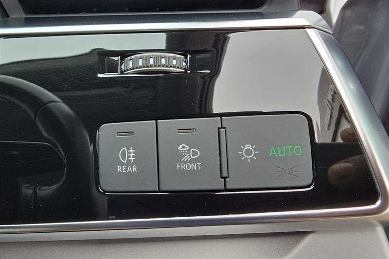 Audi Q7 2L S Line White #31