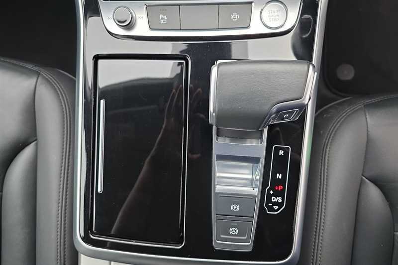 Audi Q7 2L S Line White #35