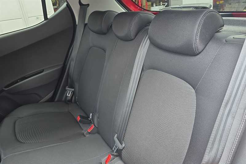 Hyundai I10 1.0 Play White #22