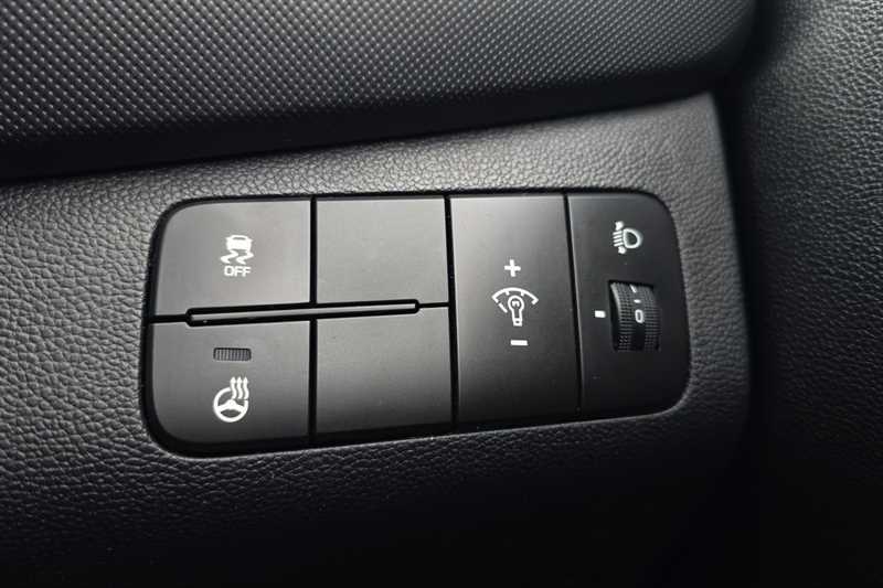 Hyundai I10 1.0 Play White #26