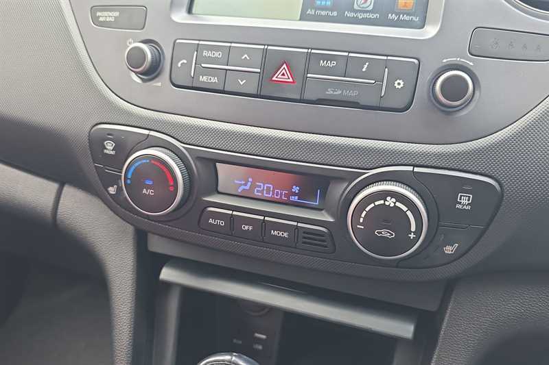 Hyundai I10 1.0 Play White #14