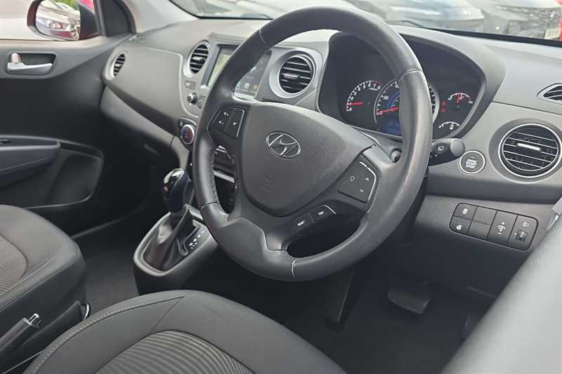 Hyundai I10 1.0 Play White #10