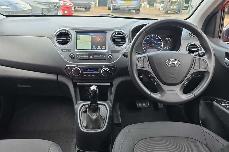 Hyundai I10 1.0 Play White #11