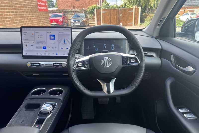 MG MGS5 Mgs5 170Kw Se Ev Long Range 64Kwh Estate Red #11