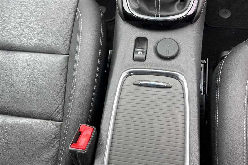 Vauxhall Astra 1.4T 16V 150 Sri Nav Black #40