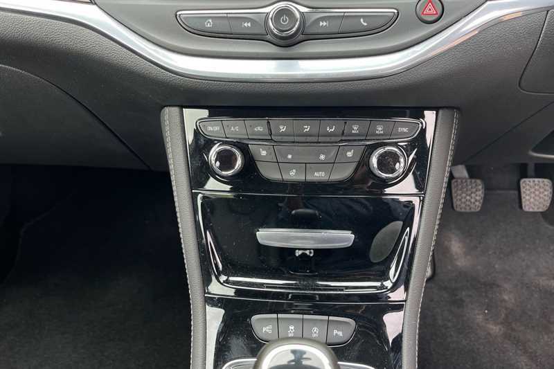 Vauxhall Astra 1.4T 16V 150 Sri Nav Black #38