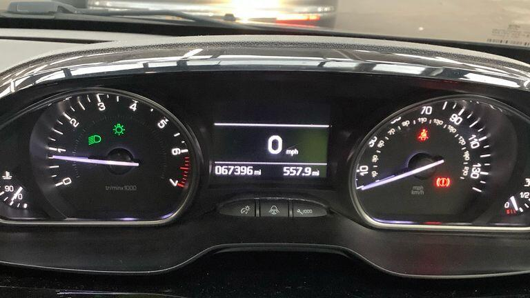 Peugeot 2008 2008 Active White #9