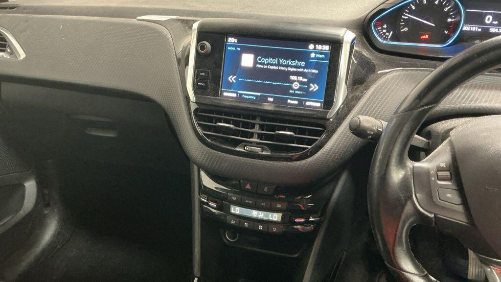 Peugeot 2008 2008 Active Puretech Ss Black #5