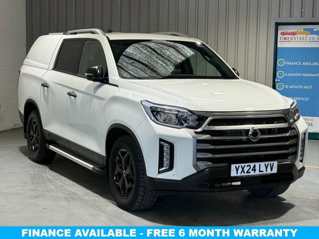 SsangYong Musso 2.2L Saracen White