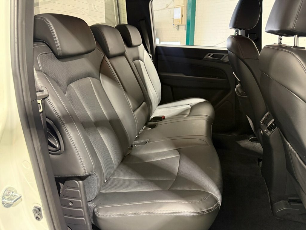SsangYong Musso 2.2L Saracen White #6