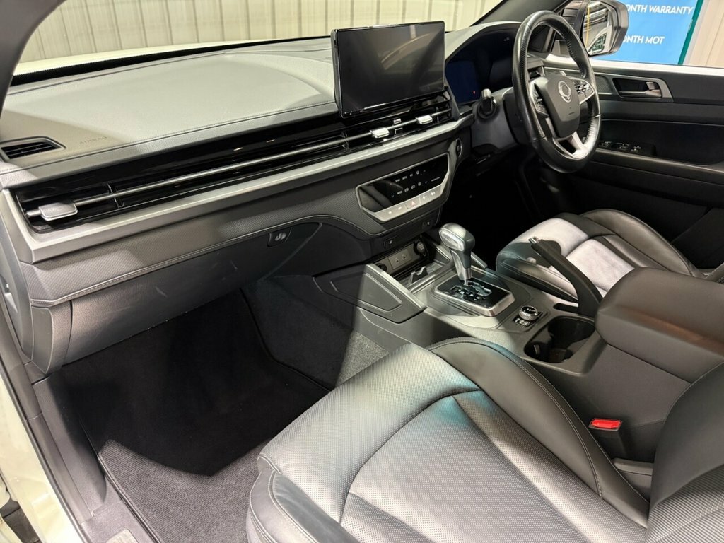 SsangYong Musso 2.2L Saracen White #4