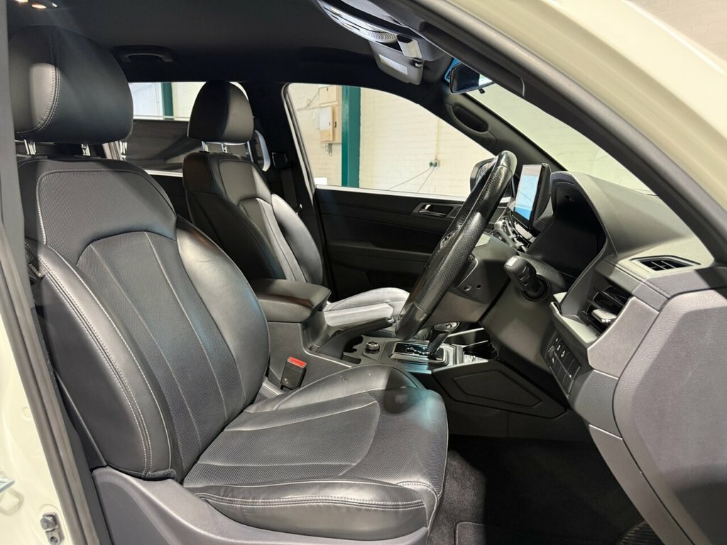 SsangYong Musso 2.2L Saracen White #5