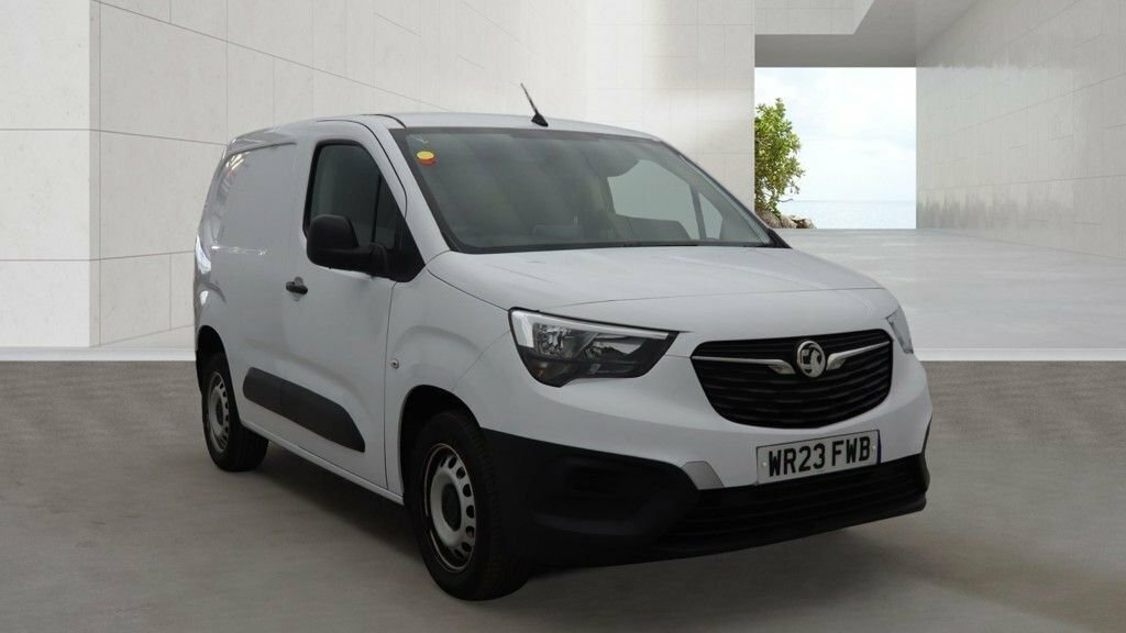 Vauxhall Combo 1.5L Prime White