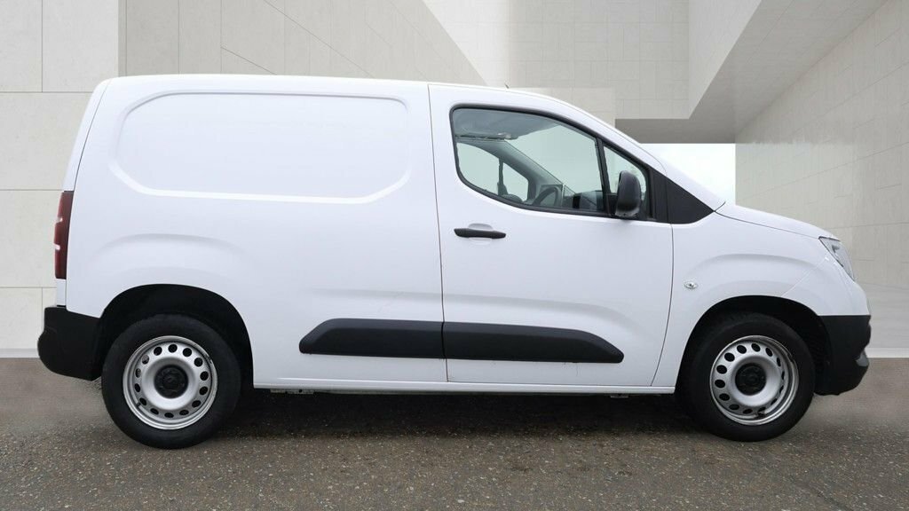Vauxhall Combo 1.5L Prime White #5