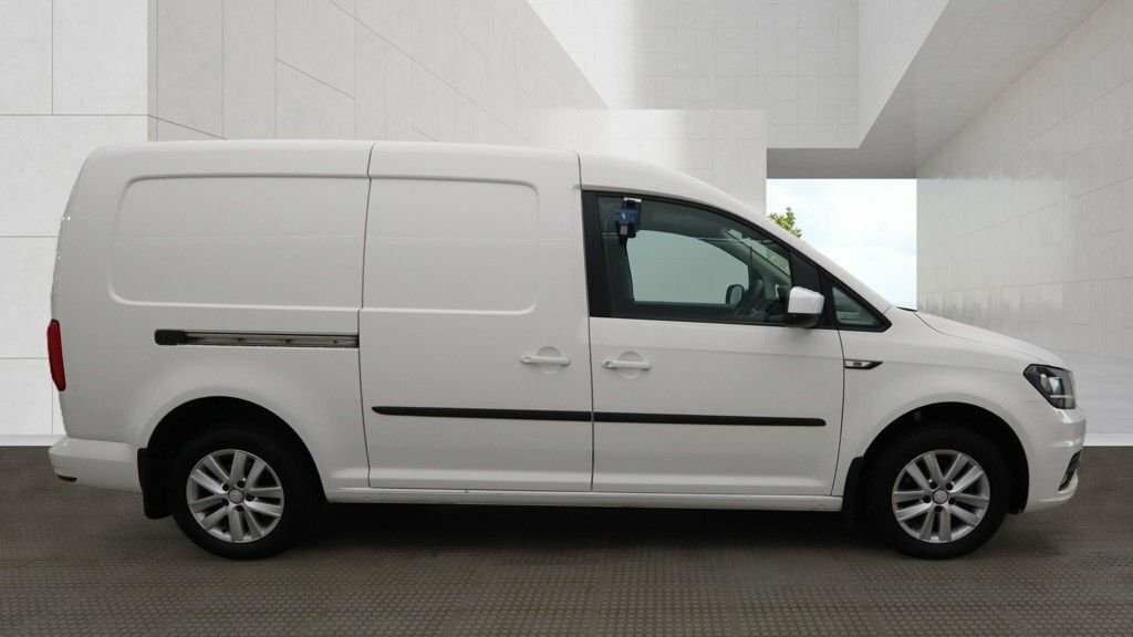 Volkswagen Caddy Maxi 2L Highline 6Dr White #5