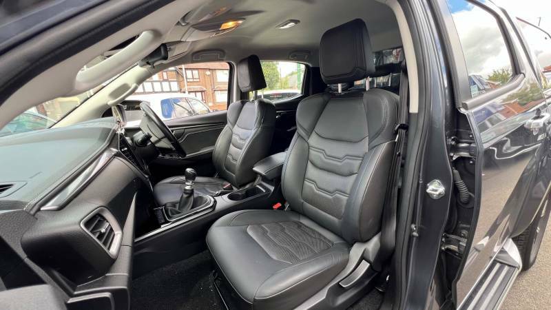 Isuzu D-Max 1.9 Td Utility Pickup Extended Cab Black #10
