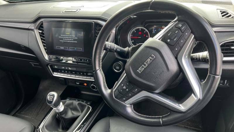 Isuzu D-Max 1.9 Td Utility Pickup Extended Cab Black #13