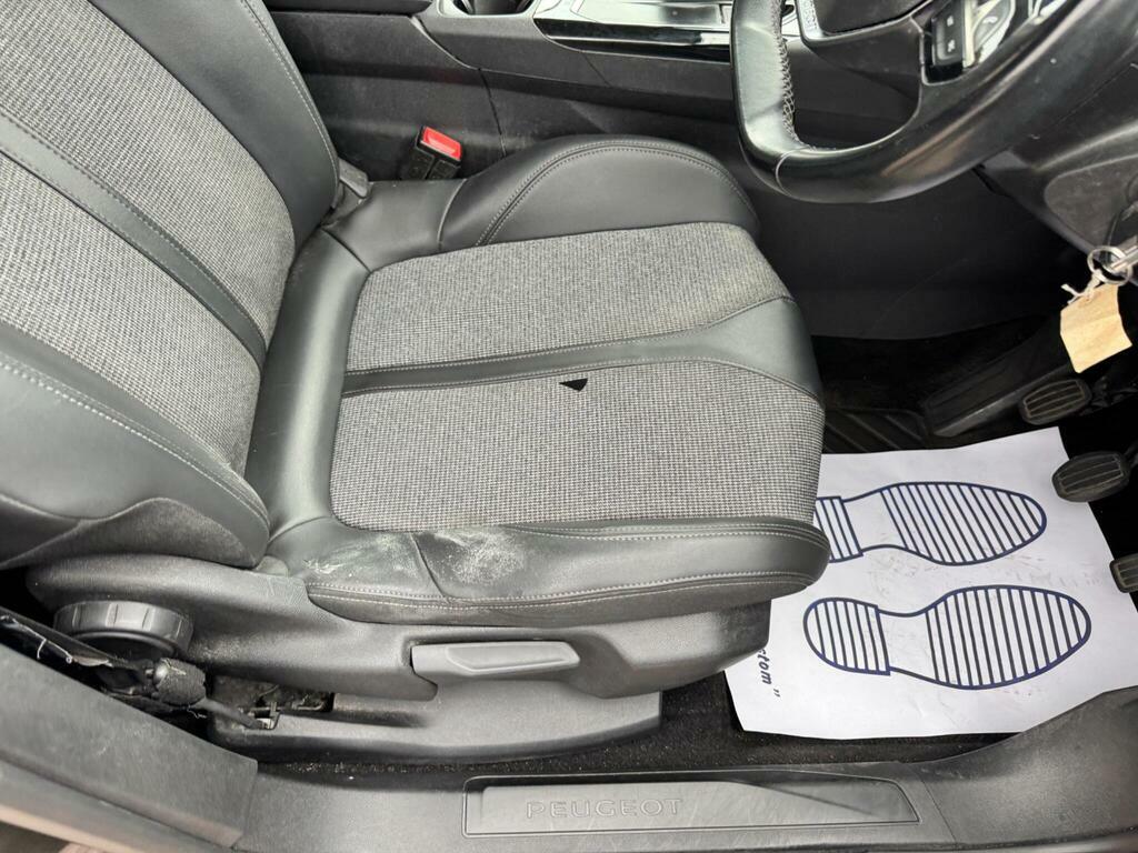 Peugeot 5008 Bluehdi Ss Active Green #33
