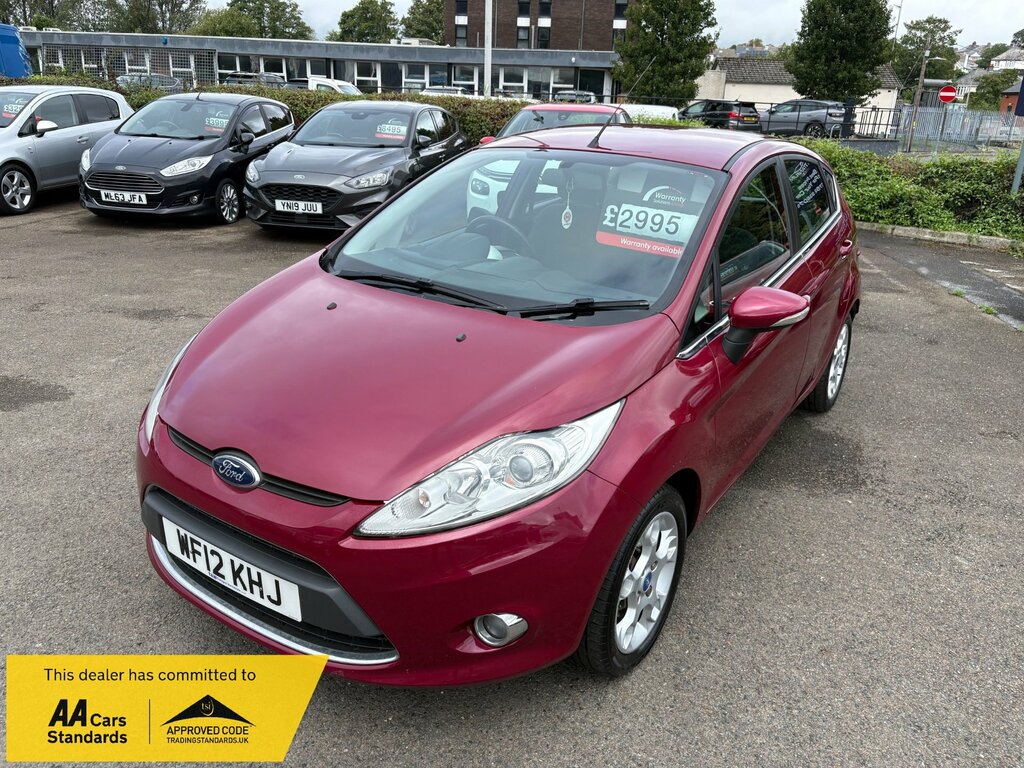 Ford Fiesta 1.25 Zetec Hatchback 129 Gkm, Red