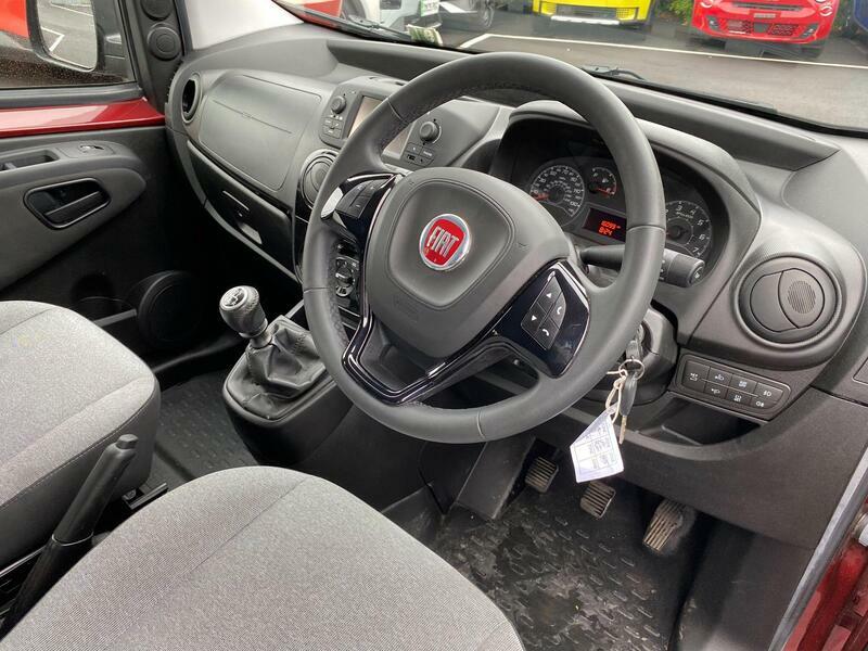 Fiat Qubo 1.4 Lounge Euro 6 Red #3