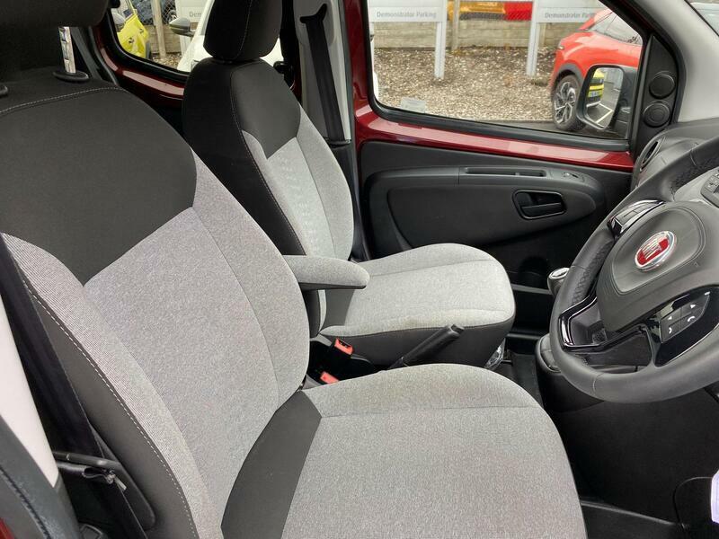 Fiat Qubo 1.4 Lounge Euro 6 Red #4